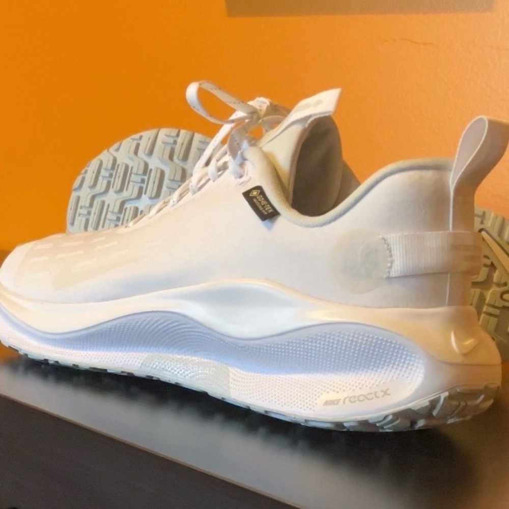 Nike Light Gray Athletic Shoes